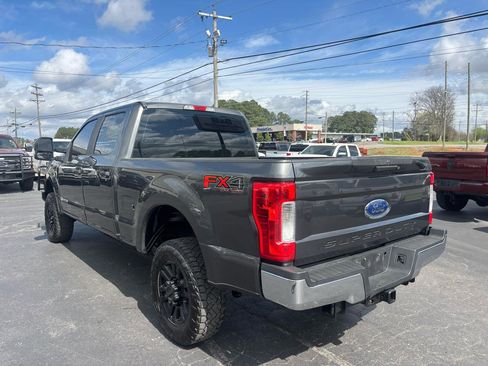 Used 2017 Ford F250 XL w/ Power Equipment Group AWD/4WD image 8