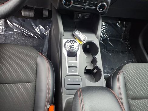 Used 2025 Ford Escape ST-Line AWD/4WD image 17