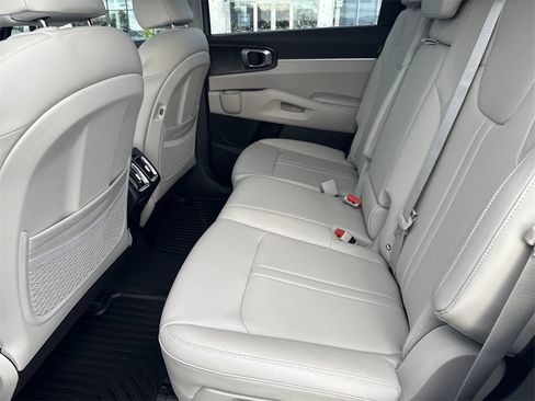 New 2025 Kia Sorento S image 27