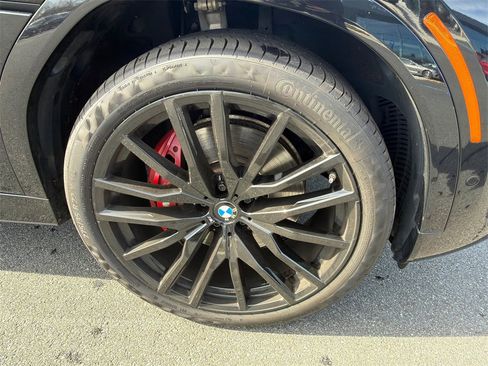 Used 2022 BMW X6 xDrive40i w/ Executive Package image 12