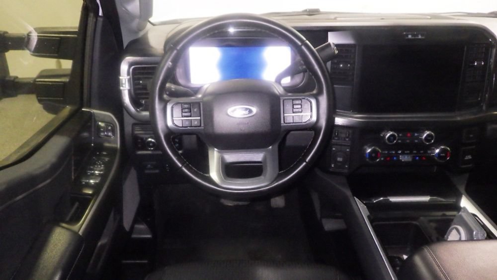 Used 2025 Ford F250 Lariat w/ FX4 Off-Road Package AWD/4WD image 9