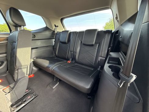 Used 2025 Volkswagen Atlas SE AWD/4WD image 24