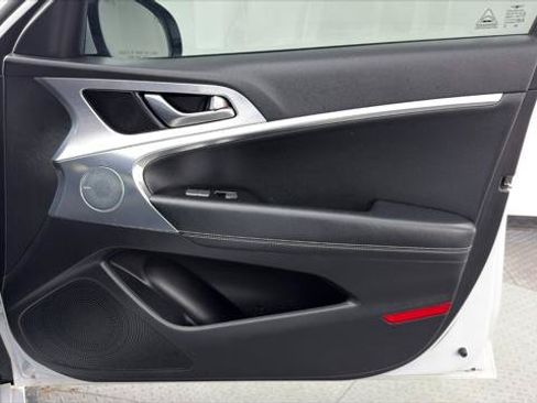 Used 2019 Genesis G70 3.3T Advanced RWD image 21