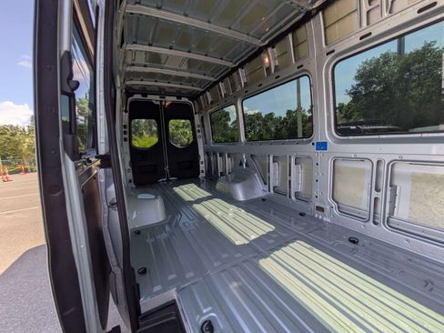 Used 2022 Mercedes-Benz Sprinter 3500 image 13