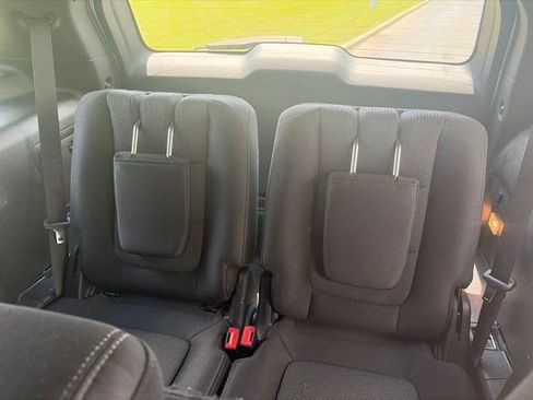 Used 2017 Ford Explorer XLT FWD image 33
