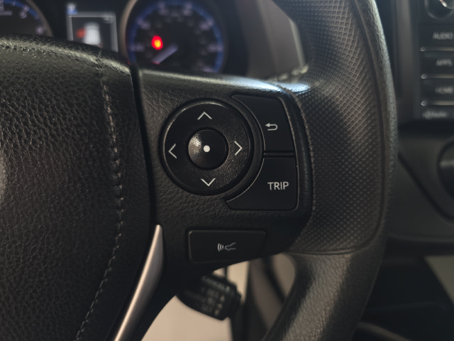 Used 2018 Toyota RAV4 LE w/ All Weather Liner Package FWD image 16