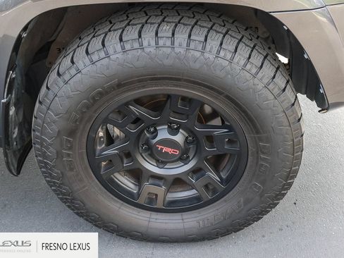 Used 2021 Toyota 4Runner TRD Off-Road Premium w/ Moonroof Package AWD/4WD image 9