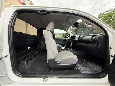 Used 2022 Toyota Tacoma SR RWD image 26