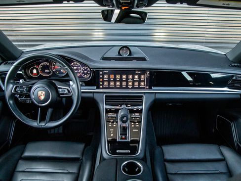 Certified 2023 Porsche Panamera RWD image 21