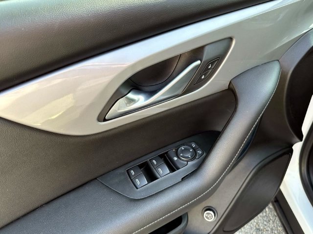 Used 2022 Chevrolet Blazer LT FWD image 16