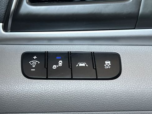 Used 2020 Hyundai Elantra SEL FWD image 27