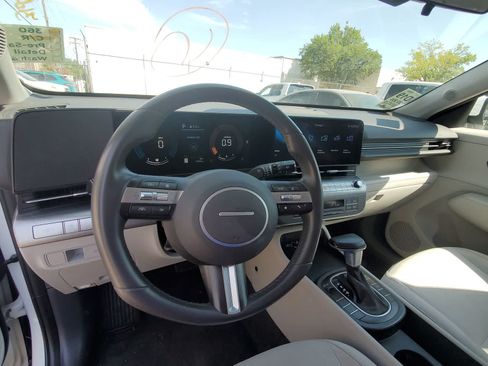 Used 2025 Hyundai Kona SEL FWD image 13