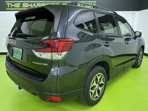 Used 2019 Subaru Forester Premium w/ All-Weather Package image 10
