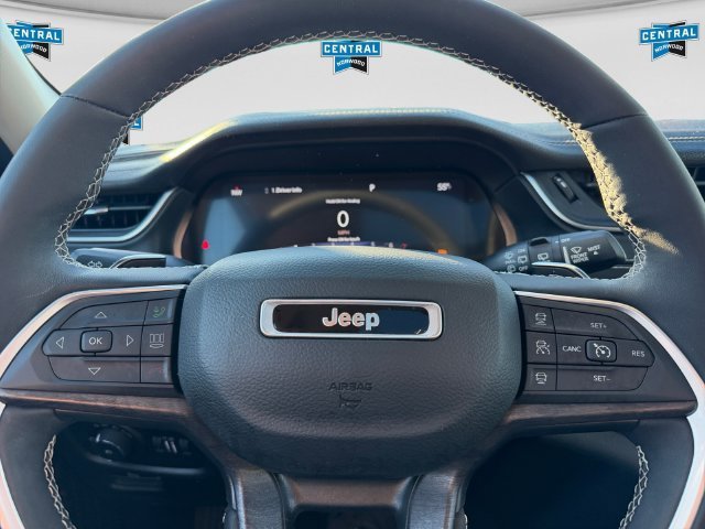 Certified 2023 Jeep Grand Cherokee Limited AWD/4WD image 16