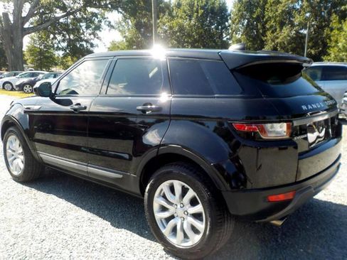 Used 2017 Land Rover Range Rover Evoque SE image 3
