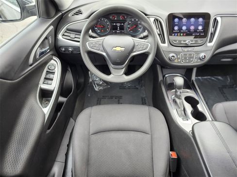 Used 2022 Chevrolet Malibu LT image 11
