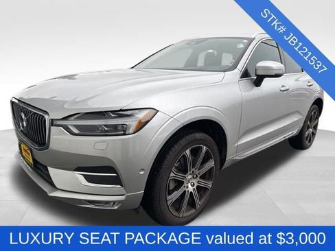 Used 2018 Volvo XC60 T6 Inscription w/ Luxury Seat Package image 3