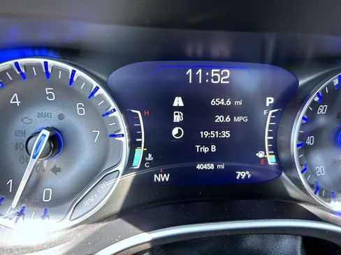Used 2022 Chrysler Pacifica Touring-L FWD image 15