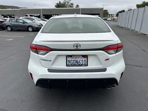 Used 2023 Toyota Corolla SE w/ SE Premium Package FWD image 3