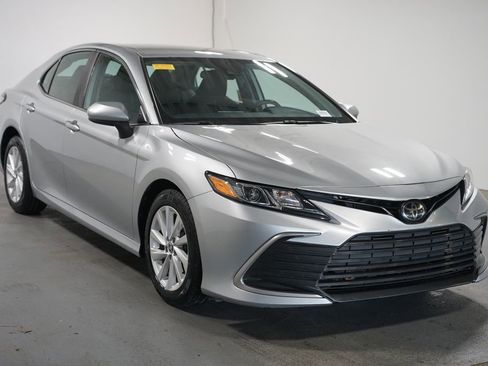 Certified 2023 Toyota Camry LE FWD image 3