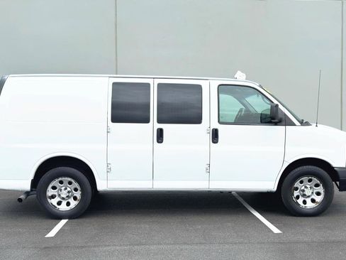 Used 2013 Chevrolet Express 1500 RWD image 7