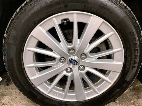 Used 2018 Subaru Impreza 2.0i Premium image 8