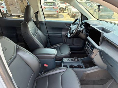 Used 2025 Ford Maverick Lobo AWD/4WD image 23