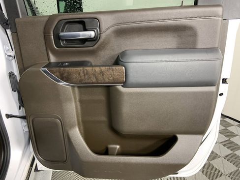 Used 2022 GMC Sierra 3500 Denali w/ Denali Ultimate Package image 28