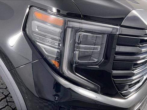Certified 2024 GMC Sierra 1500 AT4 w/ Technology Package AWD/4WD image 28