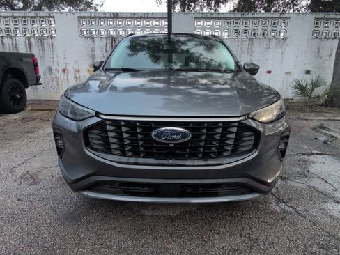 New 2024 Ford Escape SE w/ PHEV Premium Package FWD image 3