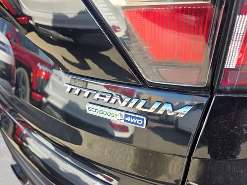 Used 2017 Ford Escape Titanium image 17