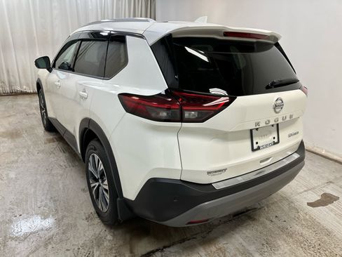 Certified 2021 Nissan Rogue SV w/ Premium Package image 2