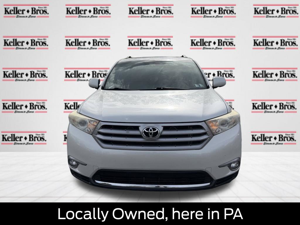 Used 2012 Toyota Highlander Limited w/ Tow Pkg AWD/4WD image 2