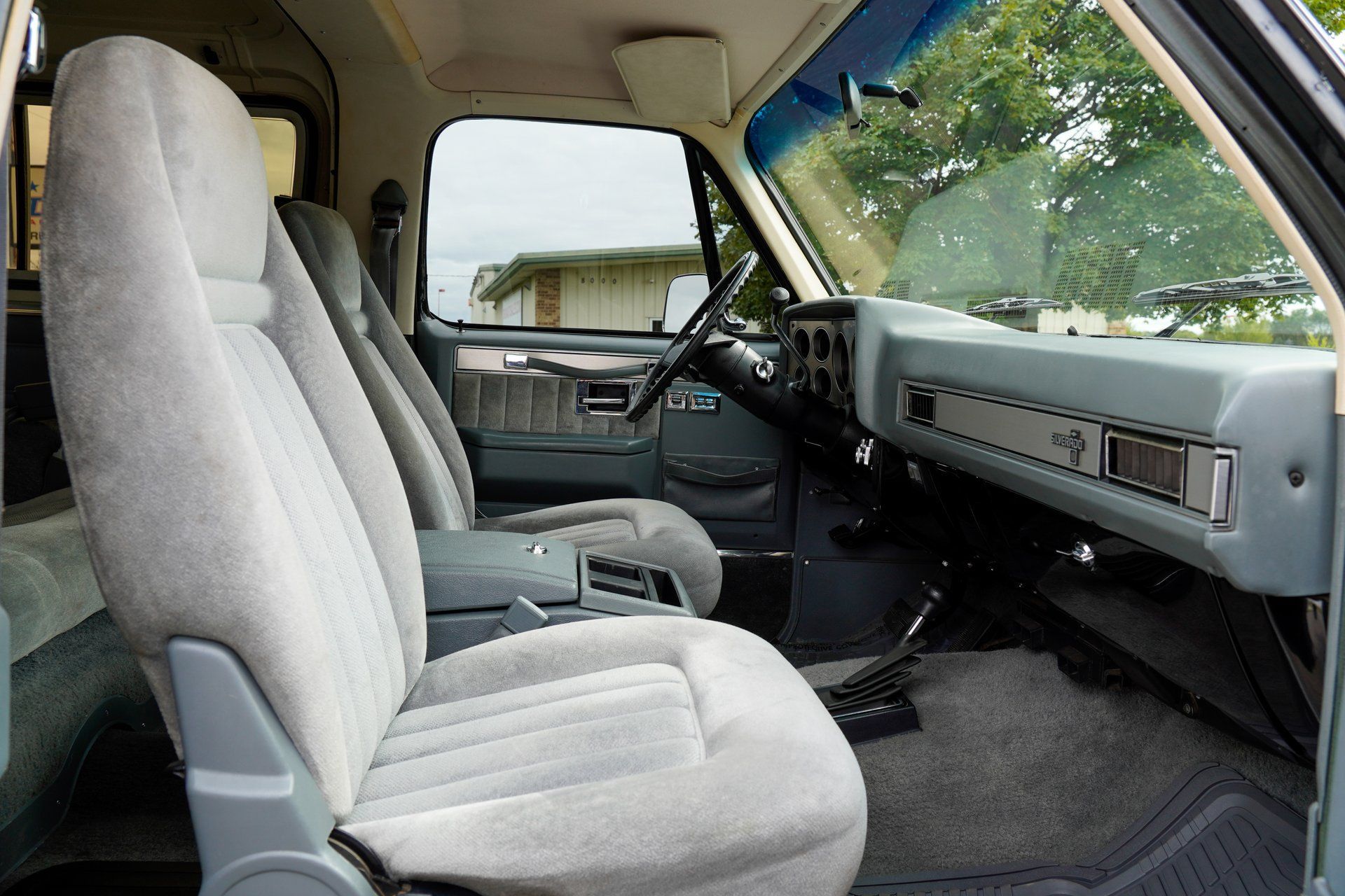 Used 1987 Chevrolet Blazer 4WD image 16