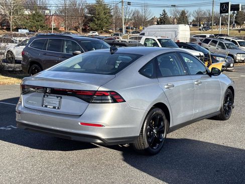 Certified 2025 Honda Accord SE image 25