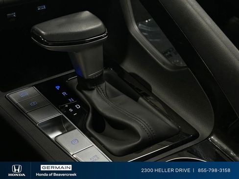 Used 2022 Hyundai Elantra Limited FWD image 25