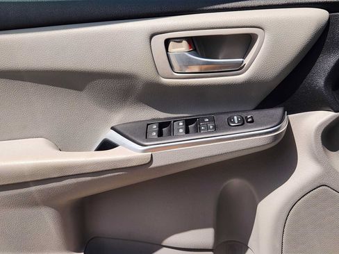 Used 2015 Toyota Camry LE FWD image 21