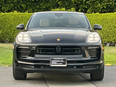 Certified 2025 Porsche Macan AWD/4WD image 11