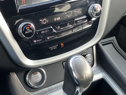 Used 2018 Nissan Murano SV w/ Premium Package image 28