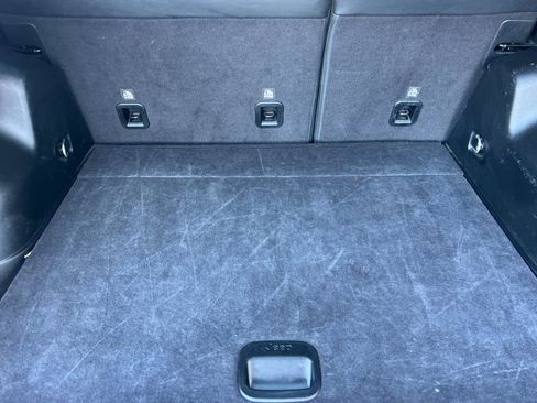 Used 2023 Jeep Cherokee Altitude Lux image 13