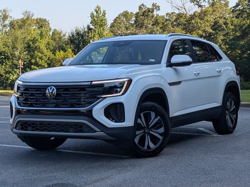 Used 2025 Volkswagen Atlas Cross Sport SE FWD image 4