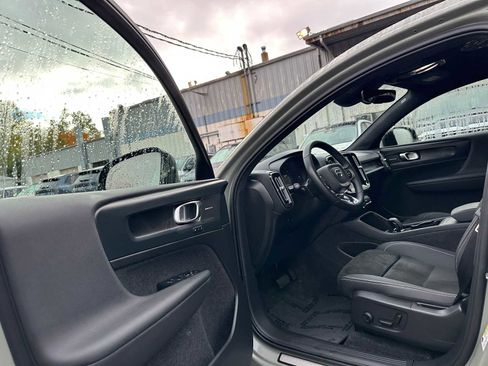 Certified 2023 Volvo C40 P8 Recharge Ultimate image 20