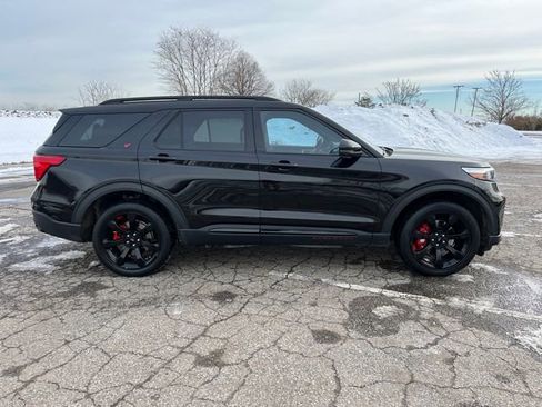 Used 2023 Ford Explorer ST w/ Equipment Group 401A image 12