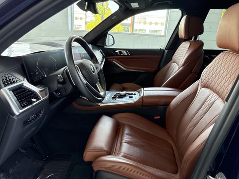 Used 2023 BMW X7 xDrive40i w/ Executive Package AWD/4WD image 4