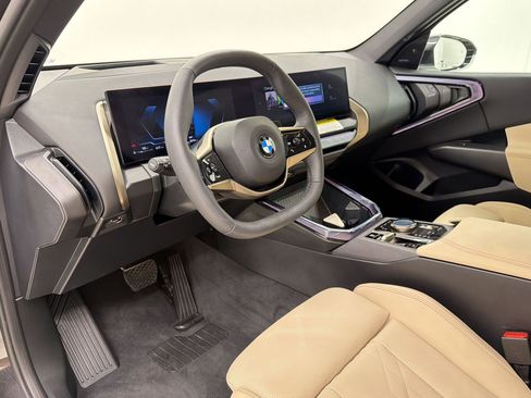 Used 2025 BMW X3 xDrive30i image 4