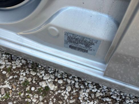 Used 2025 Nissan Versa SV image 29