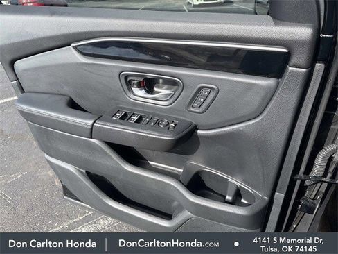 Used 2025 Honda Pilot EX-L image 10