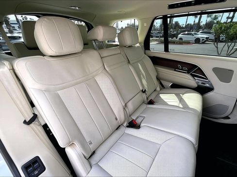 Used 2024 Land Rover Range Rover Long Wheelbase SE AWD/4WD image 26