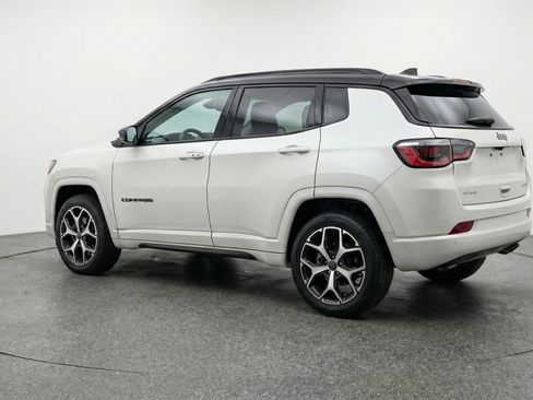 Used 2025 Jeep Compass Limited AWD/4WD image 6