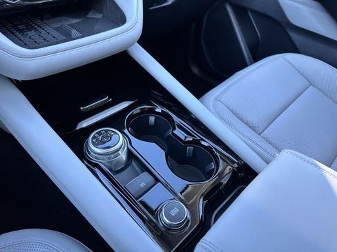 Used 2025 Ford Explorer Platinum w/ Ultimate Package image 19